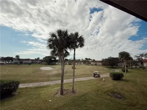 106 Spring Lake Court Vero Beach FL 32962