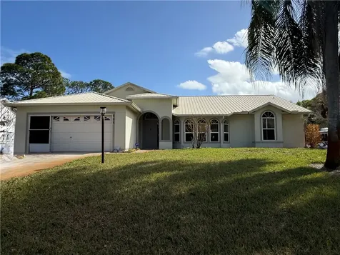 686 Caravan Terrace Sebastian FL 32958