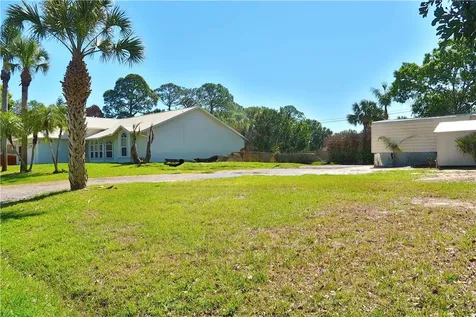 686 Caravan Terrace Sebastian FL 32958