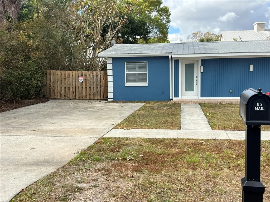1835 42nd Avenue Vero Beach FL 32960