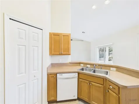 462 Lloyd Street Sebastian FL 32958