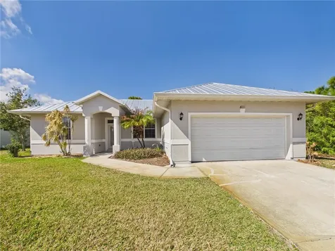 462 Lloyd Street Sebastian FL 32958