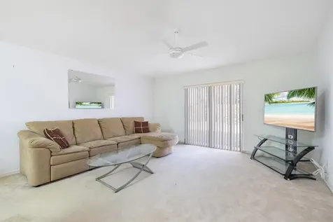 1009 E 13th Square Vero Beach FL 32960