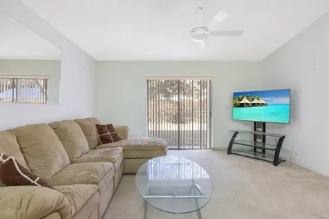 1009 E 13th Square Vero Beach FL 32960