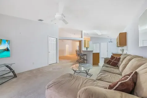 1009 E 13th Square Vero Beach FL 32960