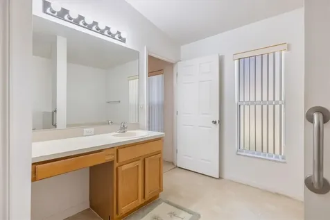 1009 E 13th Square Vero Beach FL 32960