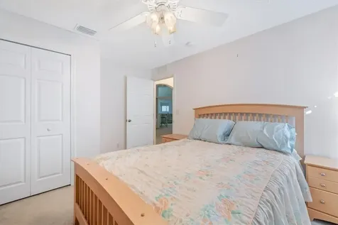 1009 E 13th Square Vero Beach FL 32960