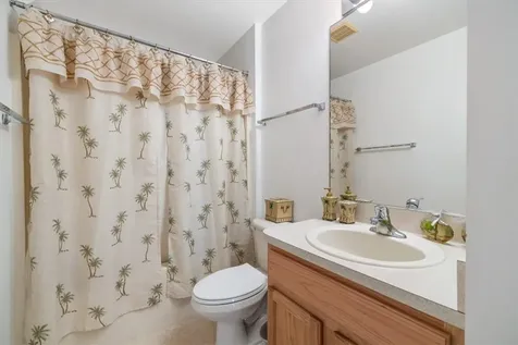 1009 E 13th Square Vero Beach FL 32960