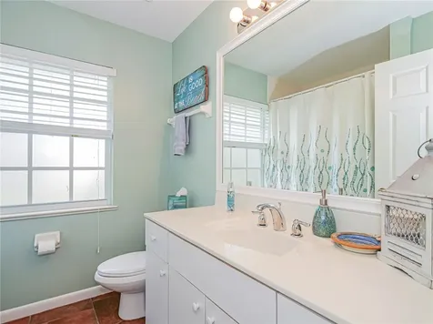 121 38th Court Vero Beach FL 32968