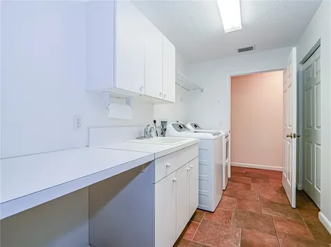 121 38th Court Vero Beach FL 32968