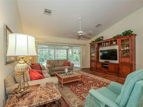 121 38th Court Vero Beach FL 32968