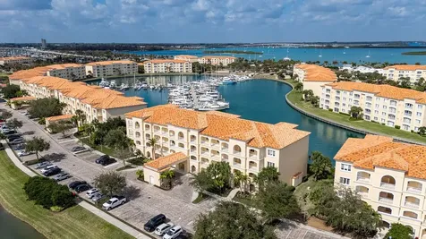 17 Harbour Isle Drive W Fort Pierce FL 34949