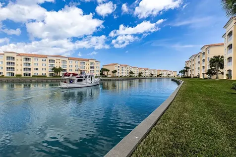 17 Harbour Isle Drive W Fort Pierce FL 34949