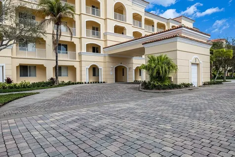 17 Harbour Isle Drive W Fort Pierce FL 34949