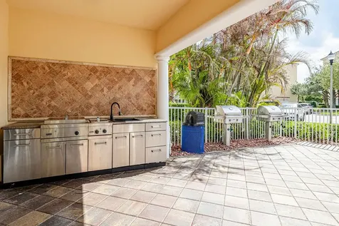 17 Harbour Isle Drive W Fort Pierce FL 34949