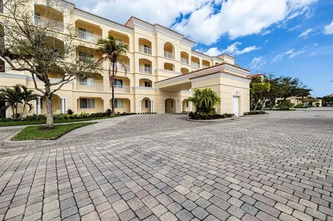 17 Harbour Isle Drive W Fort Pierce FL 34949