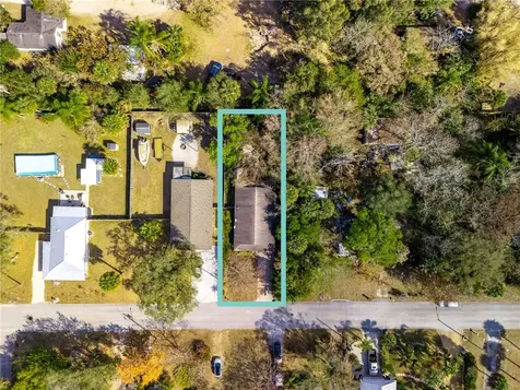 1562 24th Avenue Vero Beach FL 32960