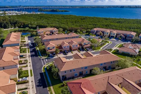 323 Versailles Lane Vero Beach FL 32960