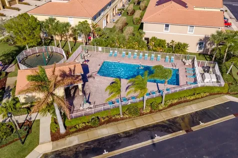 323 Versailles Lane Vero Beach FL 32960