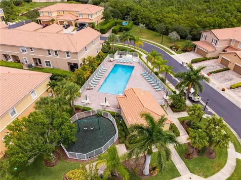 323 Versailles Lane Vero Beach FL 32960