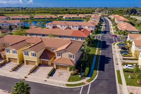 323 Versailles Lane Vero Beach FL 32960