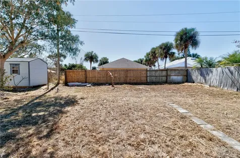 219 15th Place SW Vero Beach FL 32962