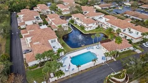 504 7th Square Vero Beach FL 32962
