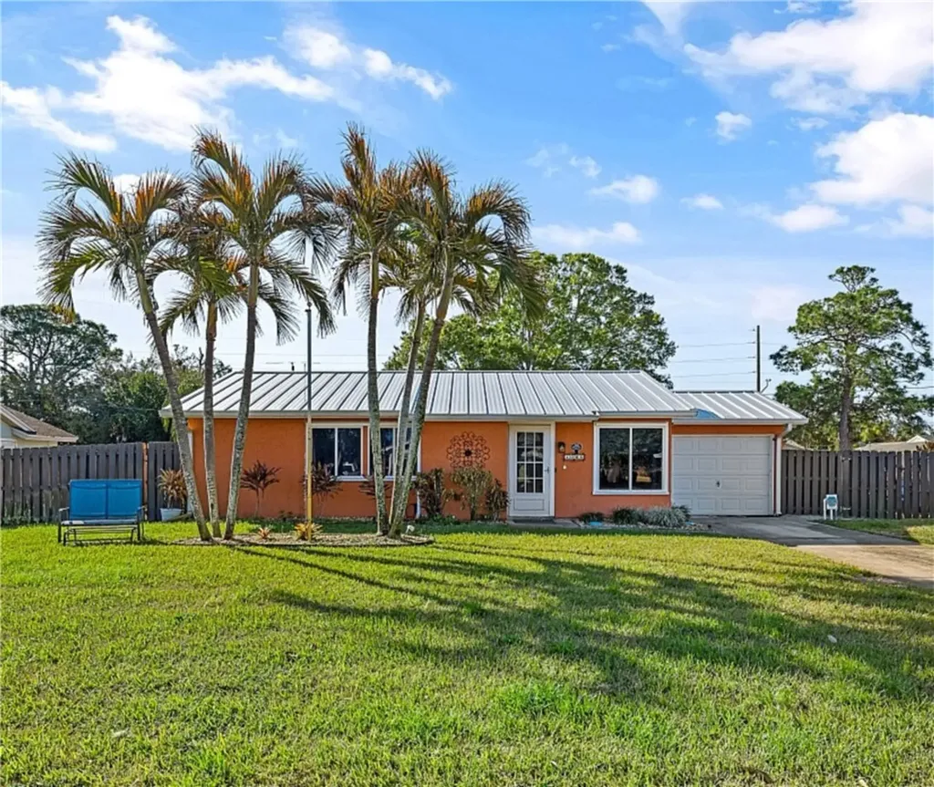 1085 24th Place SW Vero Beach FL 32962