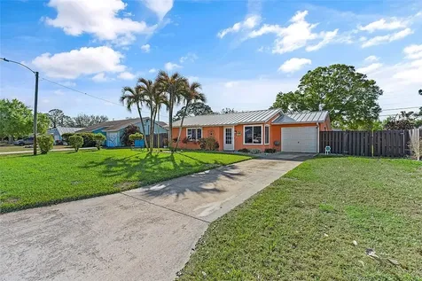1085 24th Place SW Vero Beach FL 32962