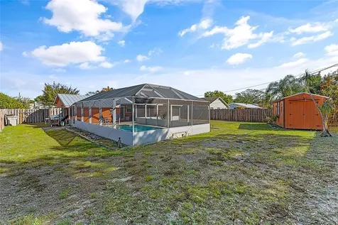 1085 24th Place SW Vero Beach FL 32962