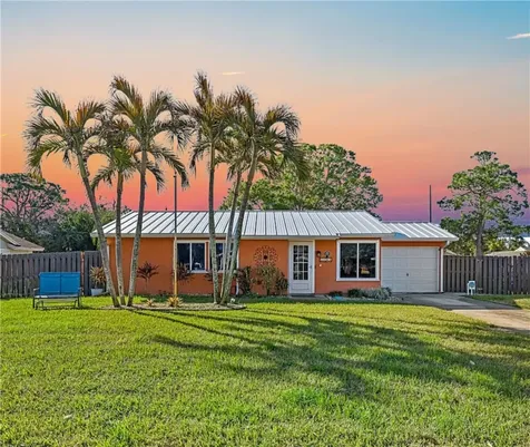 1085 24th Place SW Vero Beach FL 32962