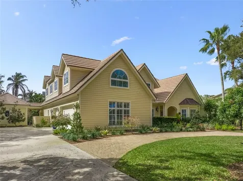 681 N Tomahawk Trail Vero Beach FL 32963