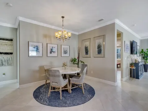 5085 Pendelton Square Vero Beach FL 32967