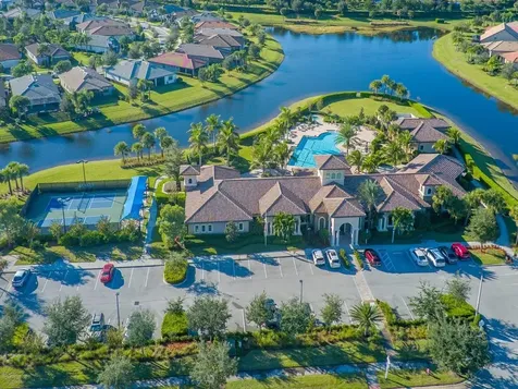 5085 Pendelton Square Vero Beach FL 32967