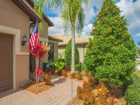 5085 Pendelton Square Vero Beach FL 32967