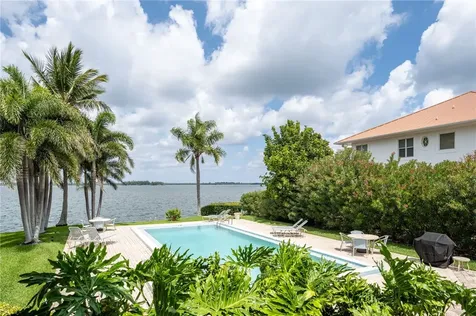 901 Bay Road Vero Beach FL 32963