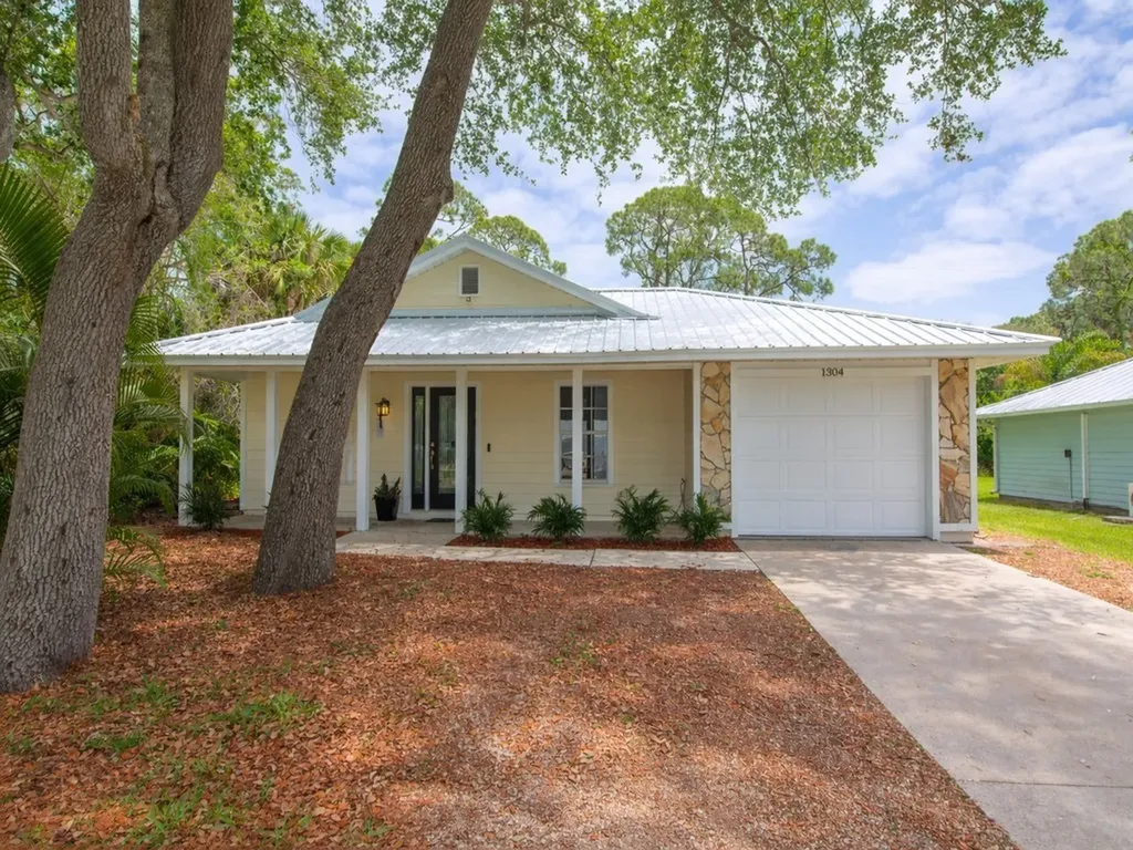 1304 32nd Avenue SW Vero Beach FL 32968