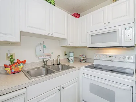 12 Vista Palm Lane Vero Beach FL 32962
