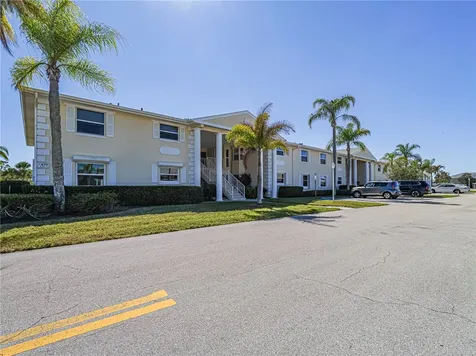 675 W Lake Jasmine Circle Vero Beach FL 32962