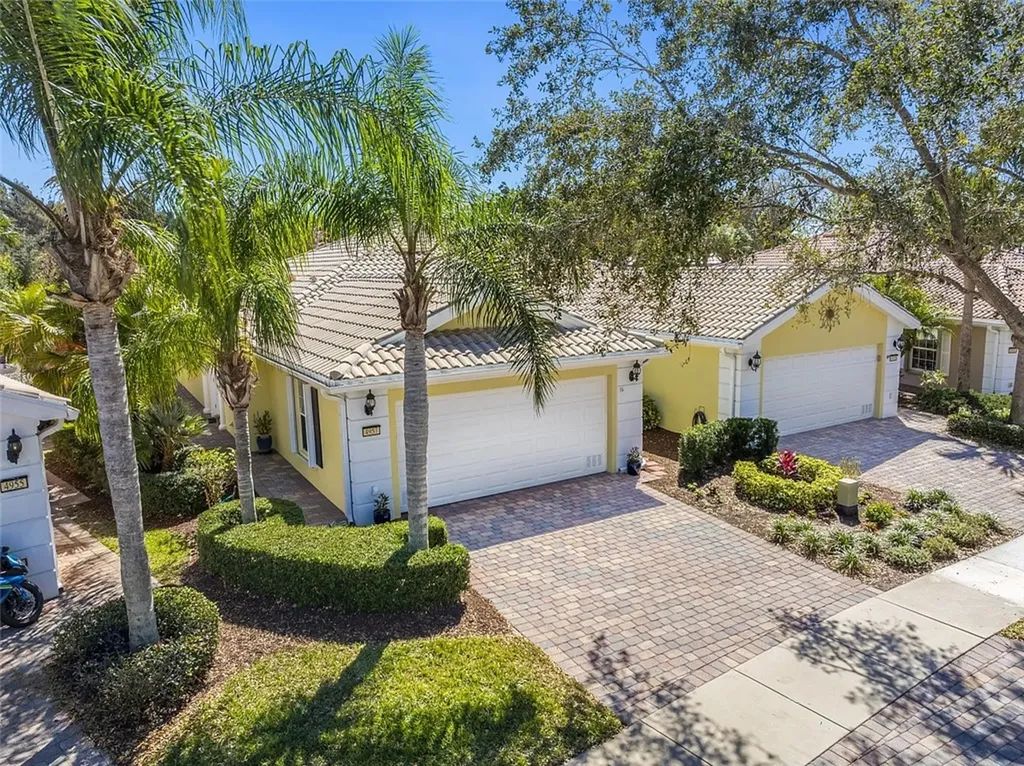 4957 Corsica Square Vero Beach FL 32967