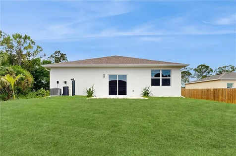 8526 102nd Court Vero Beach FL 32967