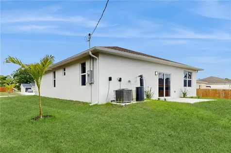 8526 102nd Court Vero Beach FL 32967