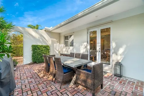 190 Oleander Way Vero Beach FL 32963