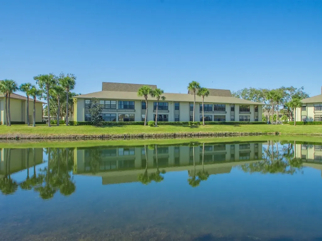 33 Plantation Drive Vero Beach FL 32966