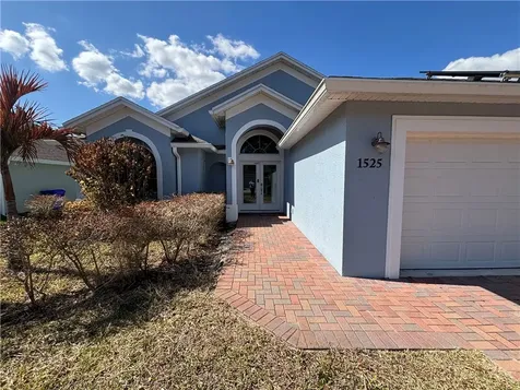 1525 16th Court SW Vero Beach FL 32962