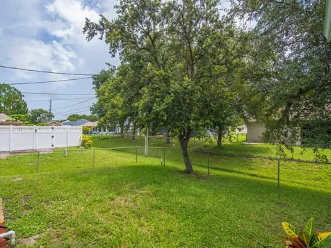8336 104th Avenue Vero Beach FL 32967