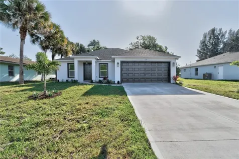 50 S Willow Street Fellsmere FL 32948