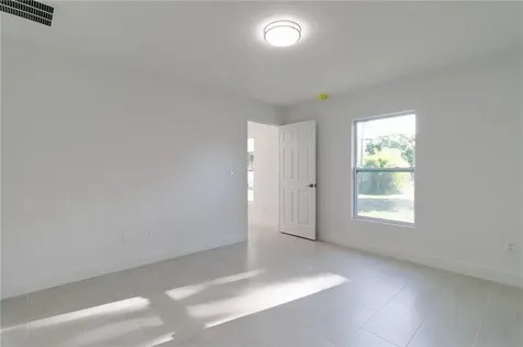 50 S Willow Street Fellsmere FL 32948