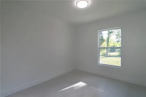 50 S Willow Street Fellsmere FL 32948