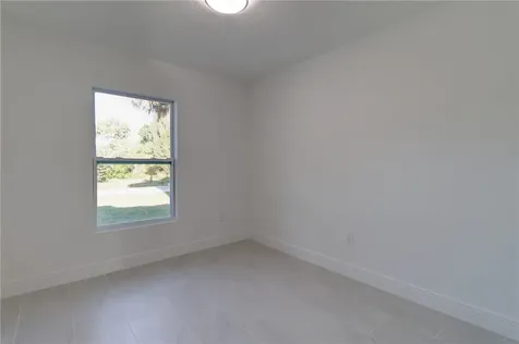 50 S Willow Street Fellsmere FL 32948